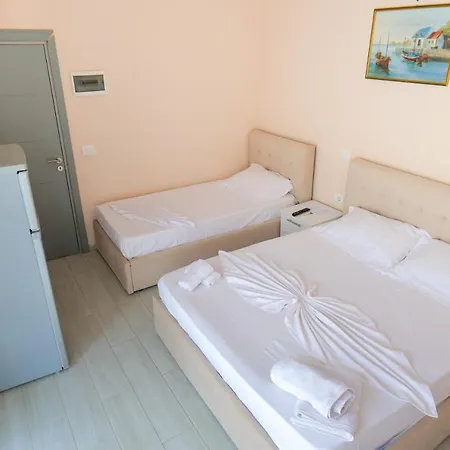 Hotel White 3*